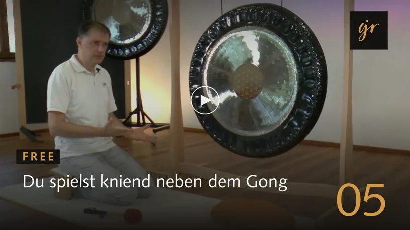 Vorschaubild Lektion 5, Du spielst kniend neben dem Gong